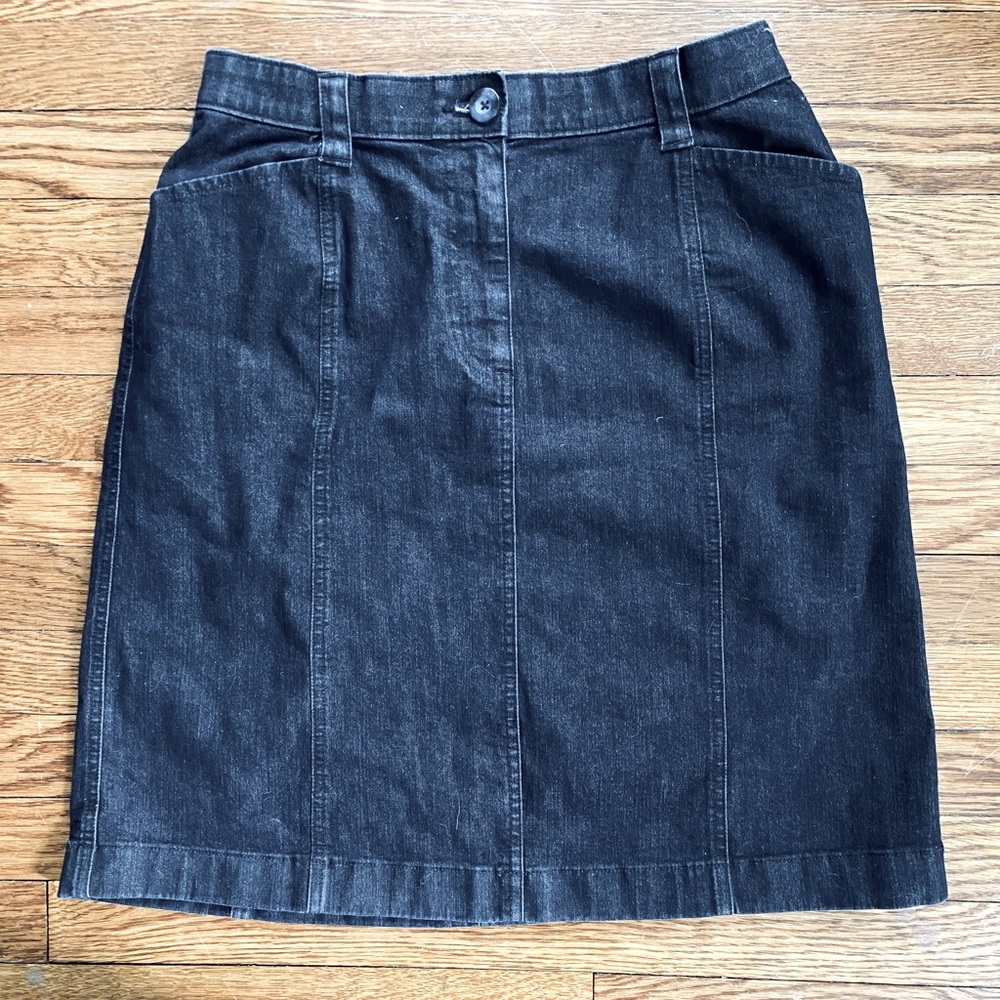 LL Bean classic fit denim skirt, size 10